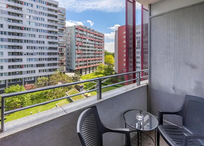 Tomato - With Free Parking