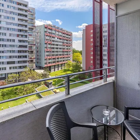 Tomato - With Free Parking