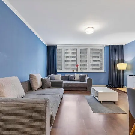 Tomato - With Free Parking * ブラチスラヴァ