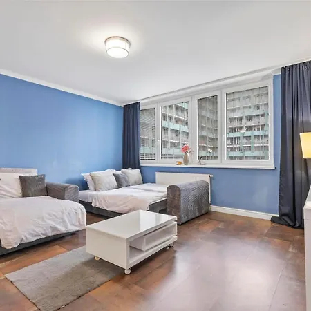 Tomato - With Free Parking Apartment